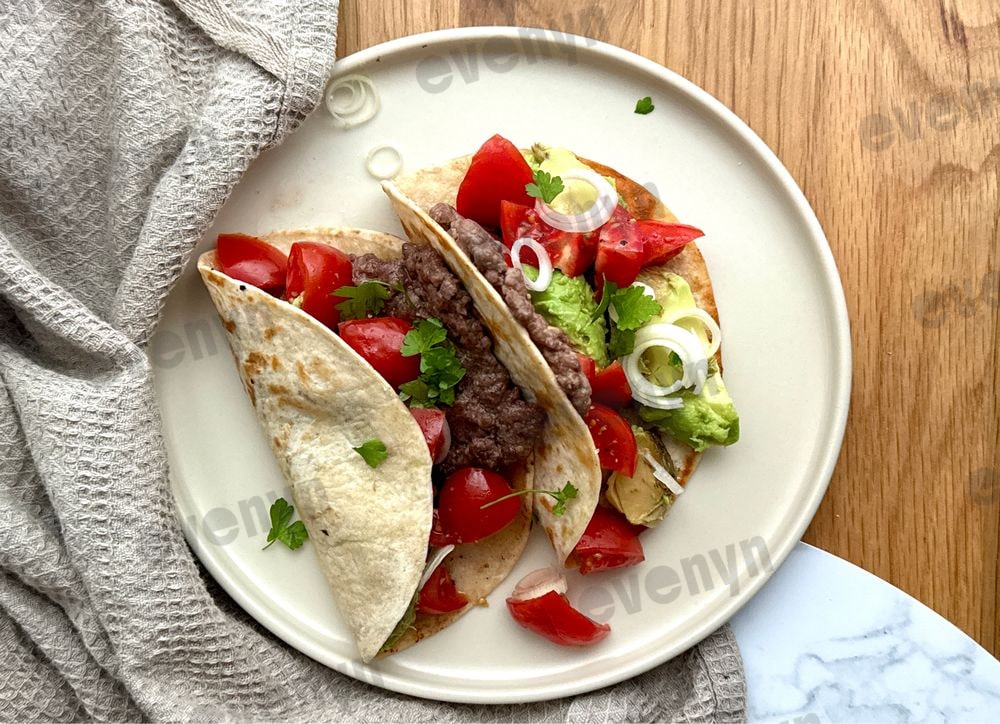 Hovězí taco wrapy s avokádem a rajčaty, nápad na oběd