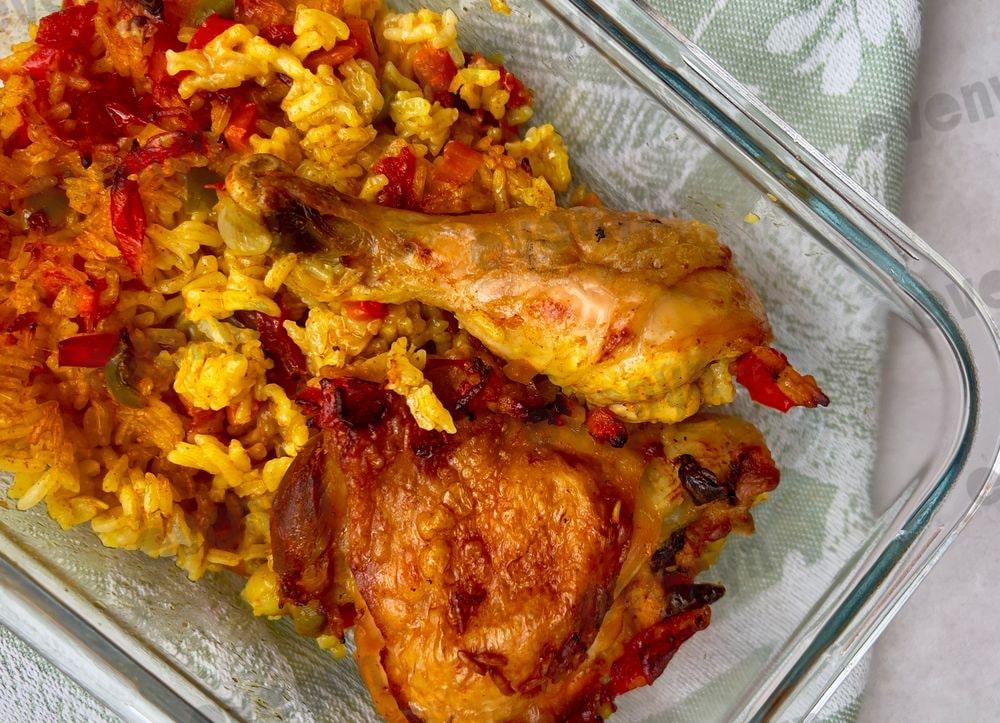 Co vařit přes týden, kuřecí paella z jednoho pekáče